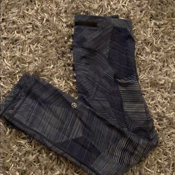 Lululemon cropped leggings - Picture 3 of 3